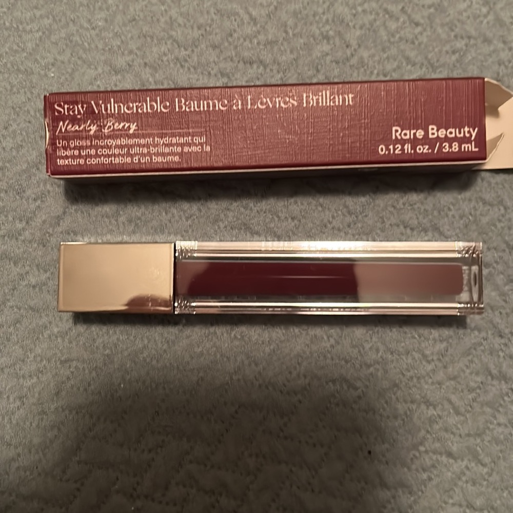 RARE BEAUTY BY SELENA GOMEZ | Stay Vulnerable Glossy Lip Balm - Nearly Berry - Picture 3 of 6